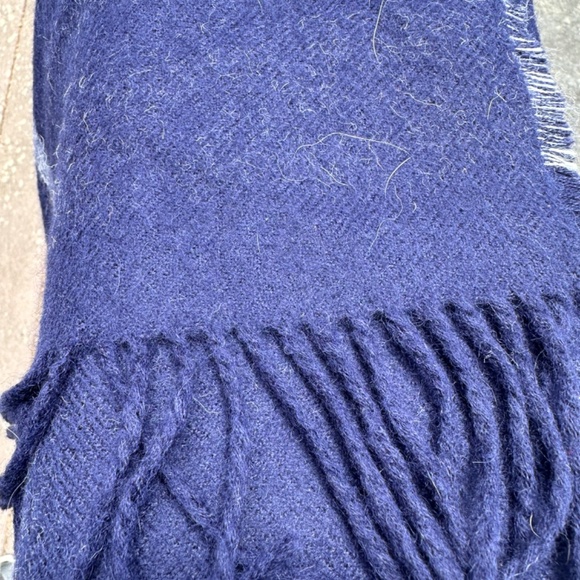 Serena & Lily bedding, 100% Baby alpaca throw - Picture 4 of 4